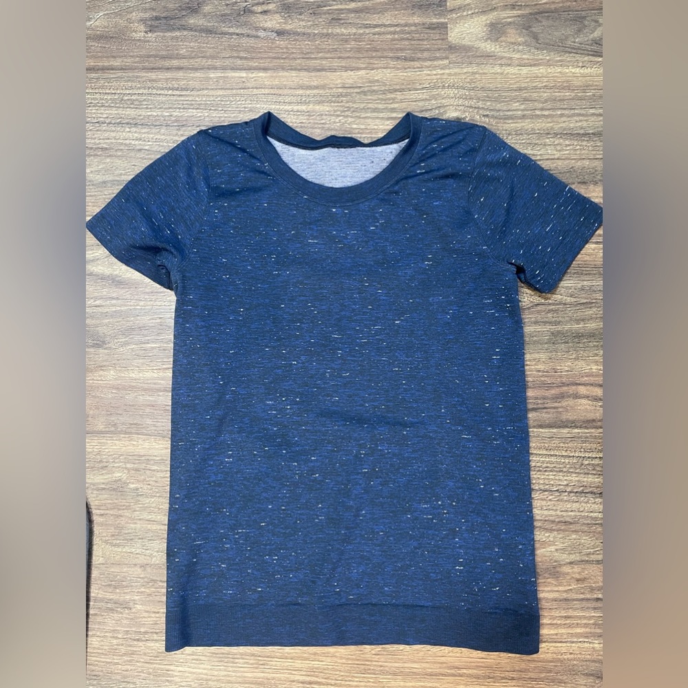 Lululemon Swiftly relaxed short sleeve size 4